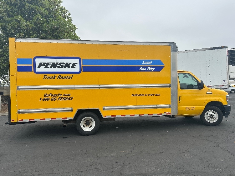 Used 2022 Ford E-350 - photo 14