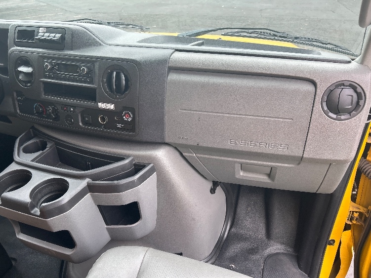Used 2022 Ford E-350 - photo 20