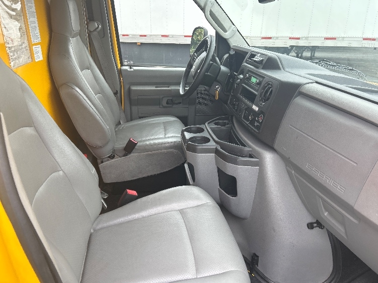 Used 2022 Ford E-350 - photo 21