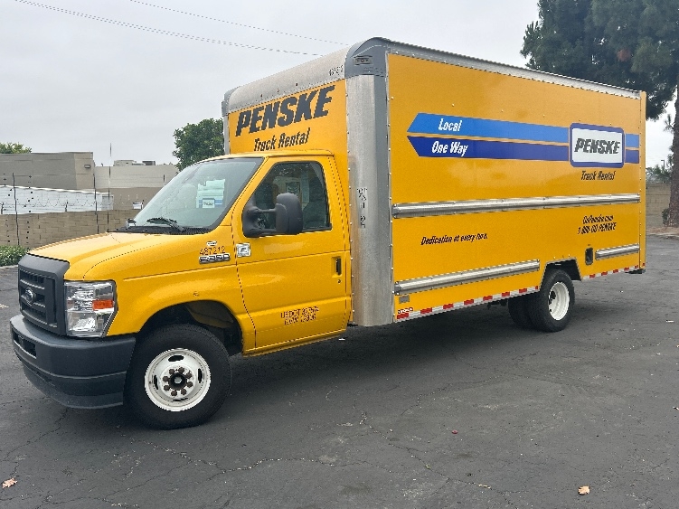 Used 2022 Ford E-350 - photo 5