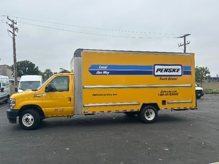 Used 2022 Ford E-350 - photo 6