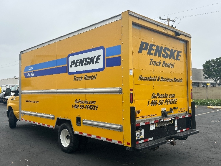 Used 2022 Ford E-350 - photo 7