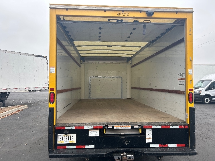 Used 2022 Ford E-350 - photo 9