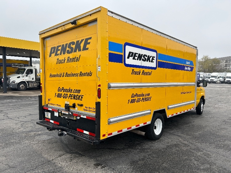 Used 2022 Ford E-350 - photo 14