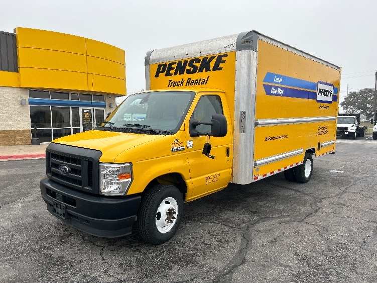 Used 2022 Ford E-350 - photo 5