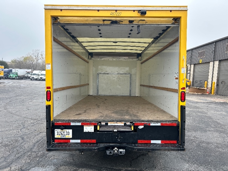 Used 2022 Ford E-350 - photo 10