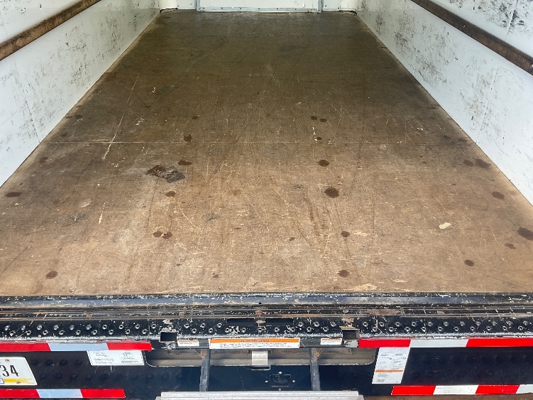 Used 2022 Ford E-350 - photo 12