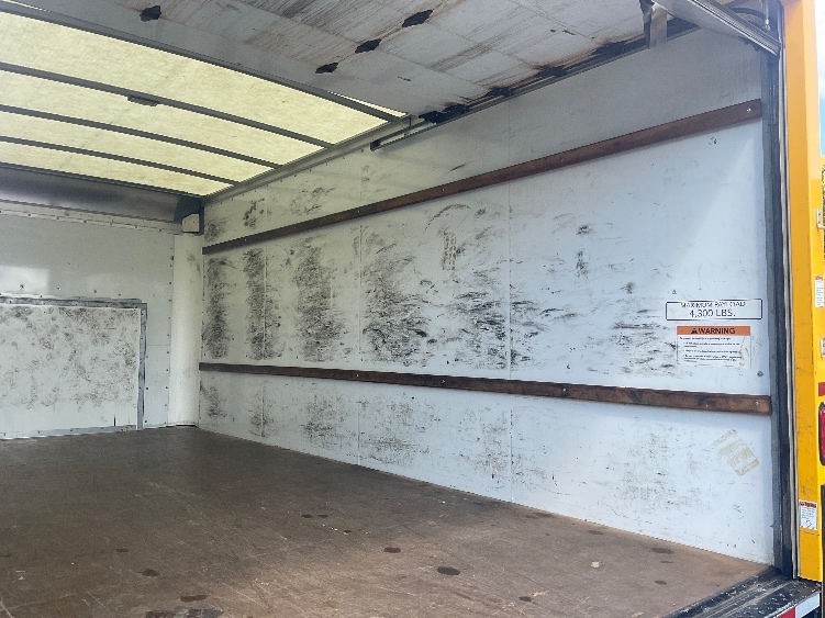 Used 2022 Ford E-350 - photo 14