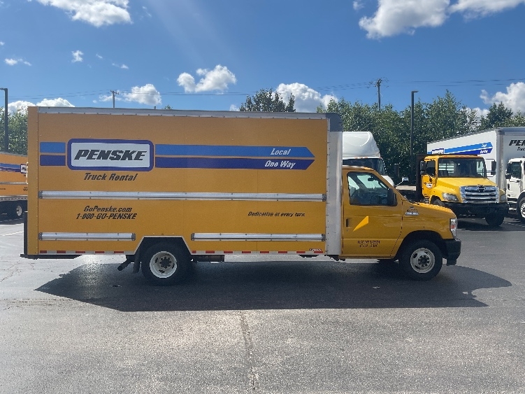 Used 2022 Ford E-350 - photo 17