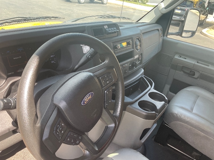 Used 2022 Ford E-350 - photo 19