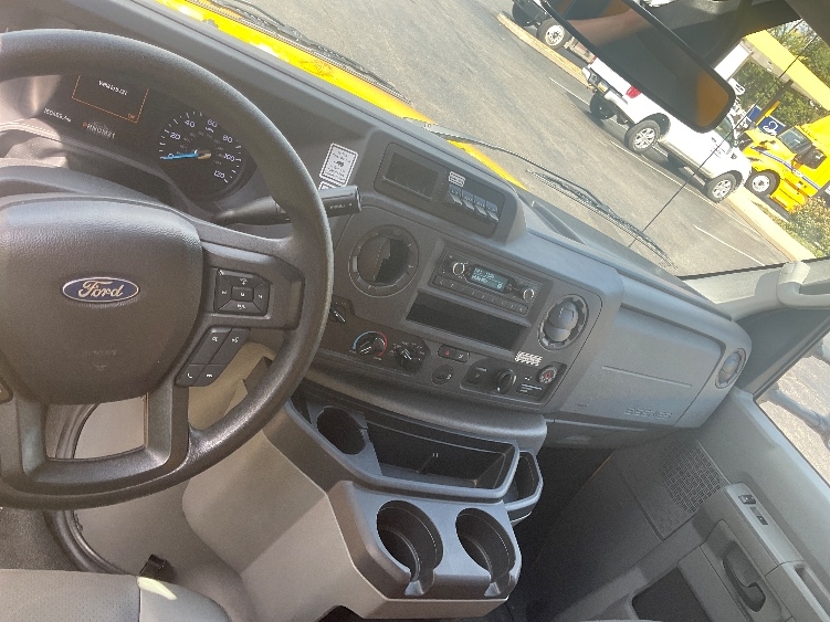Used 2022 Ford E-350 - photo 20