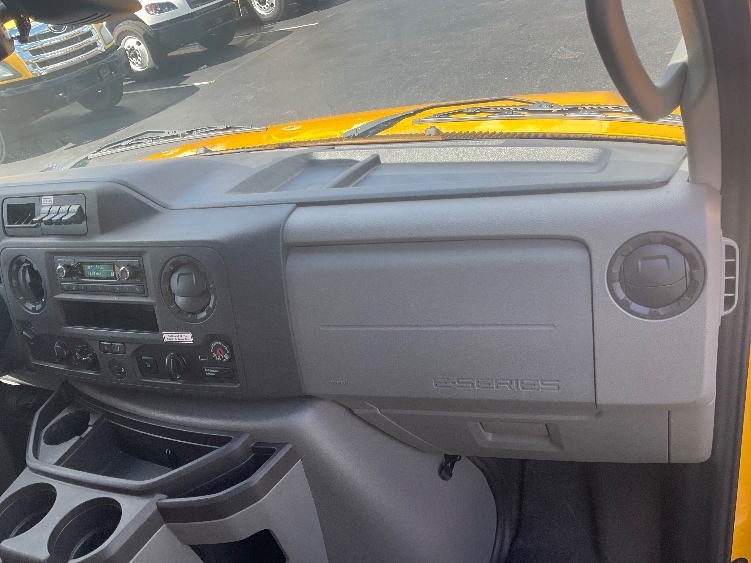 Used 2022 Ford E-350 - photo 23