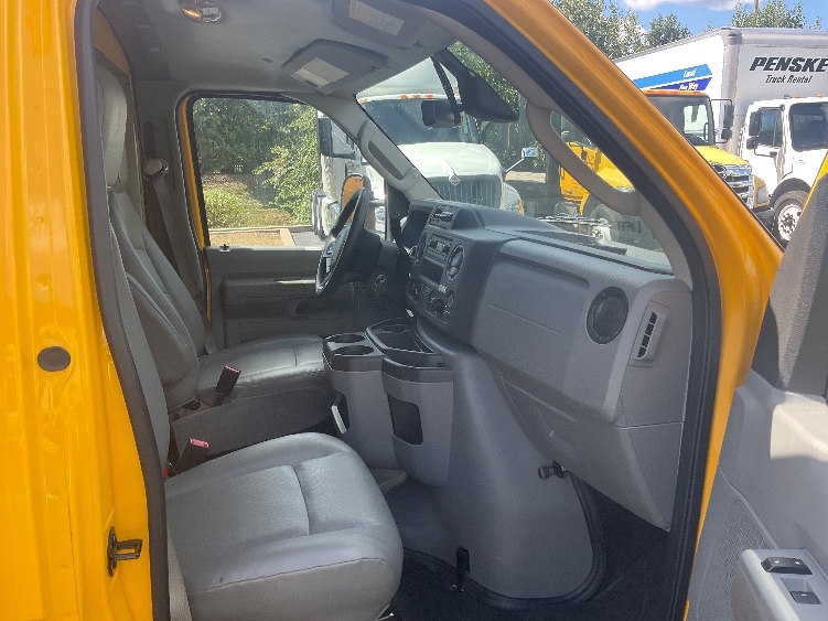 Used 2022 Ford E-350 - photo 24