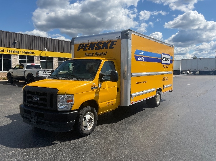 Used 2022 Ford E-350 - photo 5
