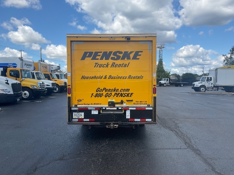 Used 2022 Ford E-350 - photo 9