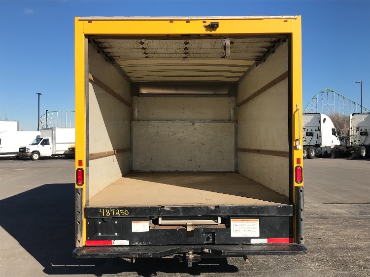 Used 2022 Ford E-350 - photo 10