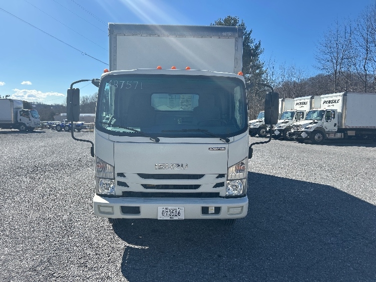 Used 2021 Isuzu NPR-HD - photo 2
