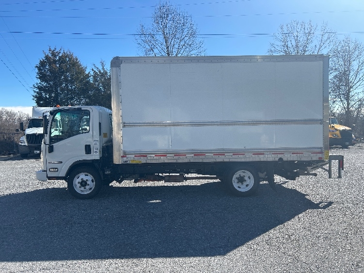 Used 2021 Isuzu NPR-HD - photo 6