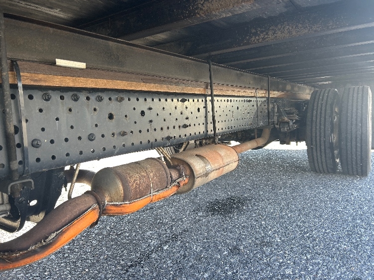 Used 2021 Isuzu NPR-HD - photo 7