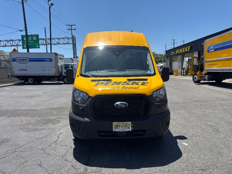 Used 2023 Ford Transit 250 - photo 2
