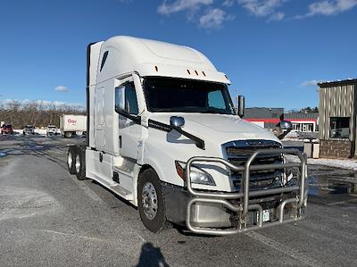 Used 2023 Freightliner Cascadia Detroit DD15AT Semi Truck with Sleeper Cab for sale #5215 - photo 1
