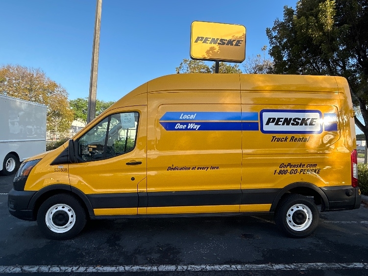 Used 2023 Ford Transit 250 - photo 6