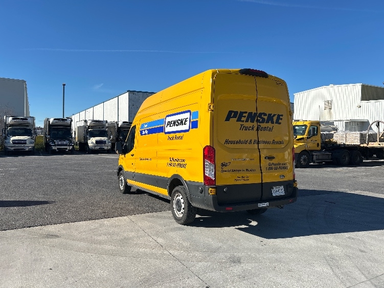 Used 2023 Ford Transit 250 - photo 7