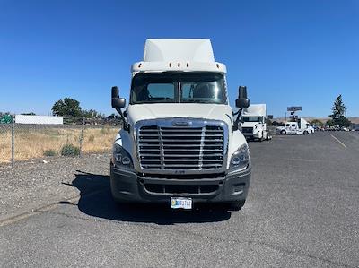 Used 2017 Freightliner Cascadia Detroit DD15 Semi Truck for sale #541429 - photo 2