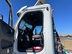 Used 2017 Freightliner Cascadia Detroit DD15 Semi Truck for sale #541429 - photo 9