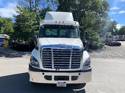 Used 2017 Freightliner Cascadia Detroit DD13 Semi Truck for sale #541596 - photo 2