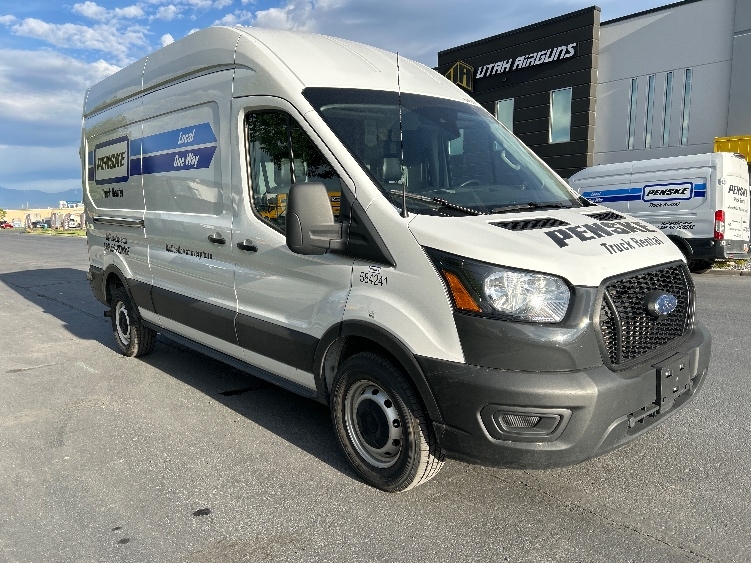 Used 2022 Ford Transit 250 - photo 1