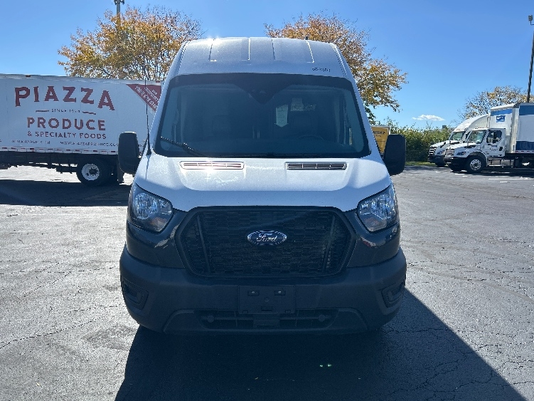 Used 2022 Ford Transit 250 - photo 2