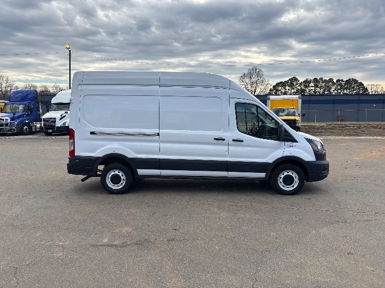 Used 2022 Ford Transit 250 - photo 15