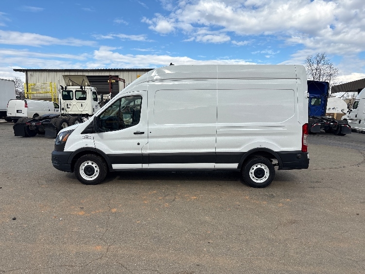 Used 2022 Ford Transit 250 - photo 6