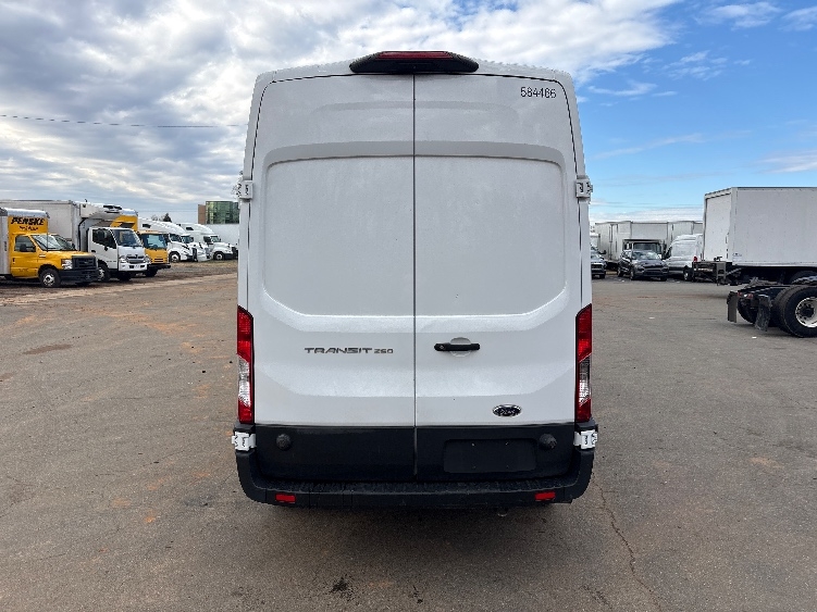 Used 2022 Ford Transit 250 - photo 9
