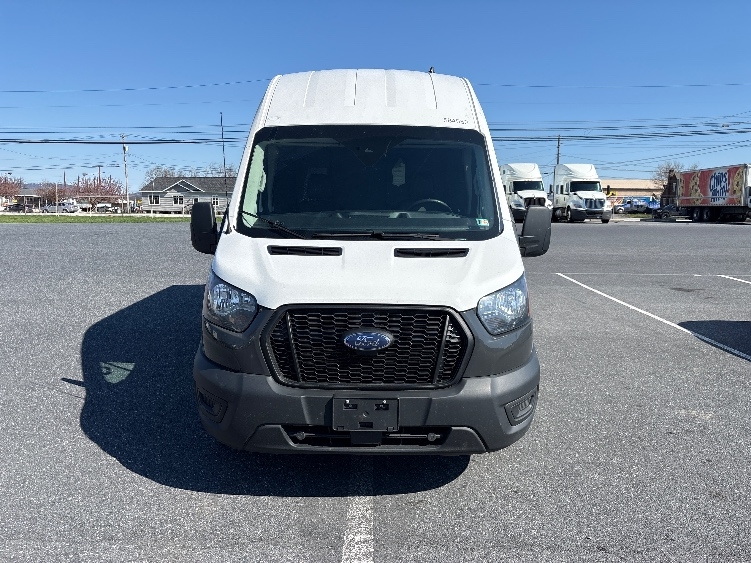 Used 2022 Ford Transit 250 - photo 2