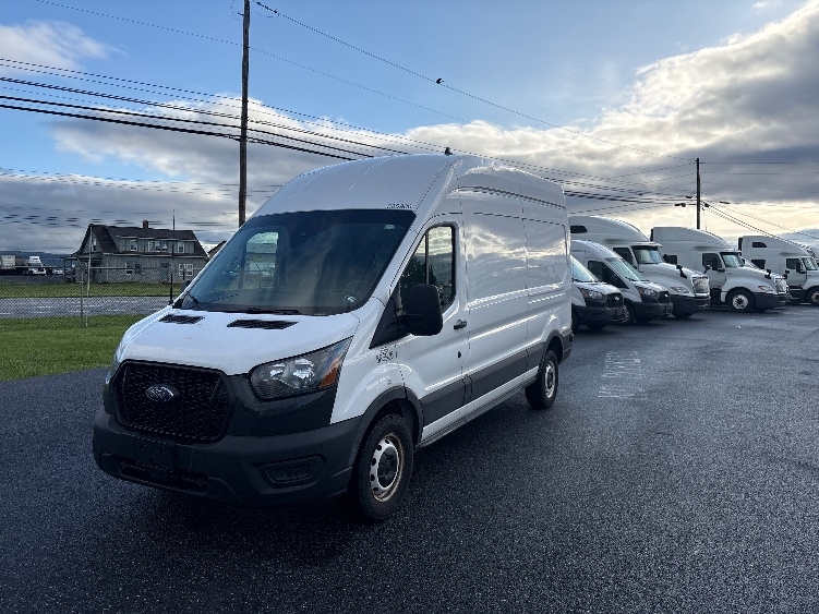Used 2022 Ford Transit 250 - photo 5