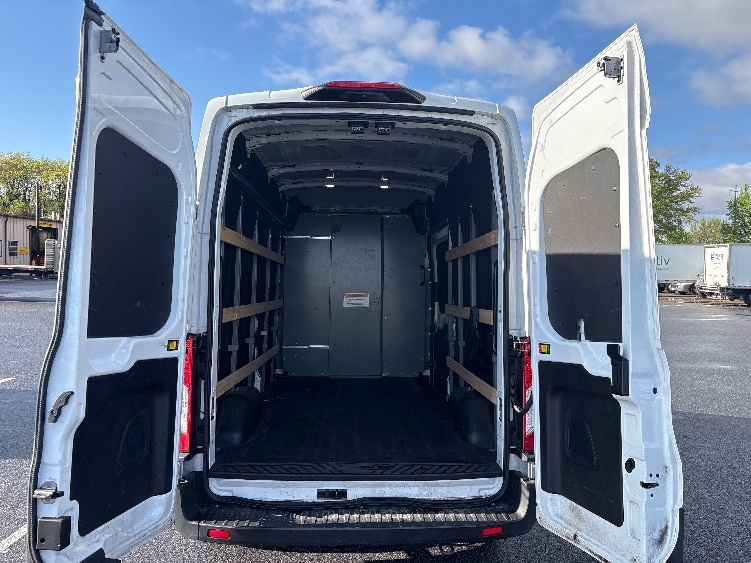 Used 2022 Ford Transit 250 - photo 9