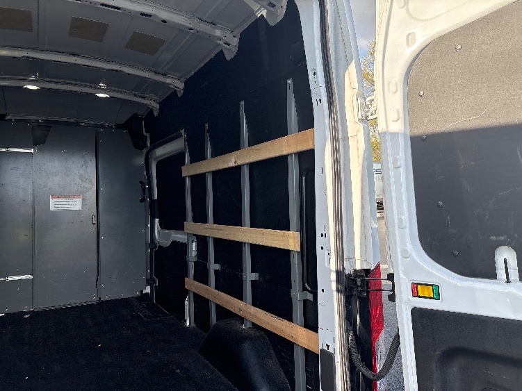 Used 2022 Ford Transit 250 - photo 11