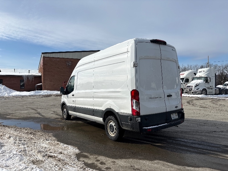 Used 2022 Ford Transit 250 - photo 8