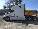 Used 2023 Freightliner Cascadia Detroit DD15AT Semi Truck with Sleeper Cab for sale #586253 - photo 4