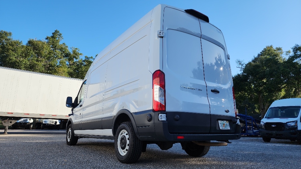 Used 2022 Ford Transit 250 - photo 8