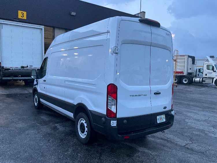 Used 2022 Ford Transit 250 - photo 8