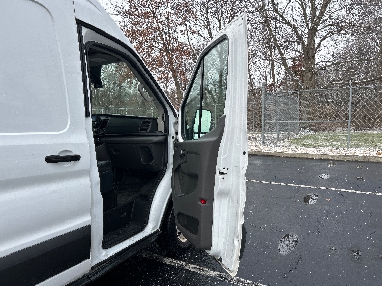 Used 2022 Ford Transit 250 - photo 22