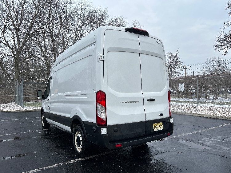 Used 2022 Ford Transit 250 - photo 8