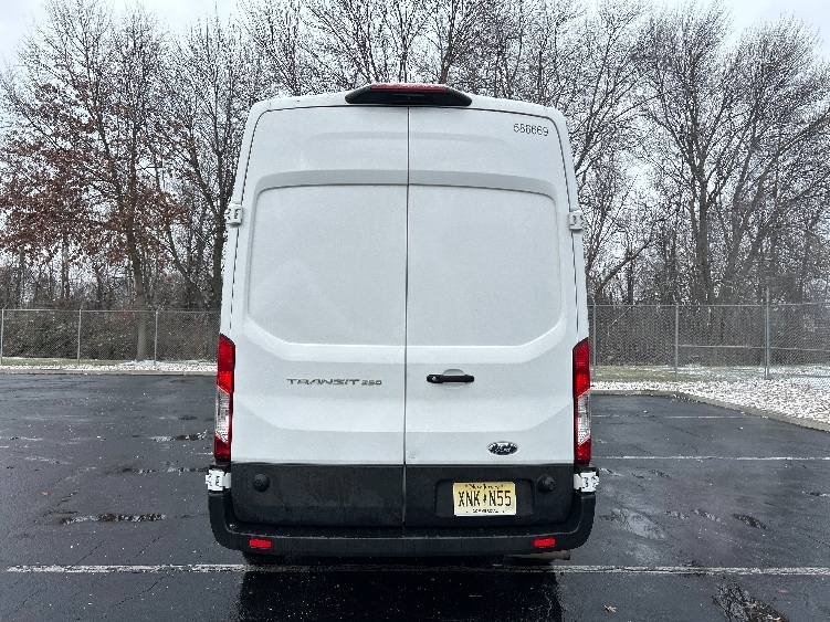 Used 2022 Ford Transit 250 - photo 9