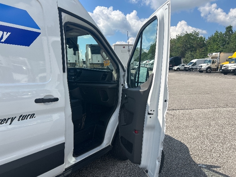 Used 2022 Ford Transit 250 - photo 22