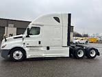 Used 2023 Freightliner Cascadia Detroit DD15AT Semi Truck with Sleeper Cab for sale #587437 - photo 4