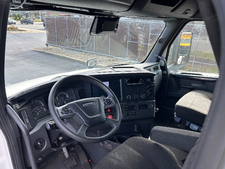 Used 2023 Freightliner Cascadia - photo 12