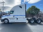 Used 2023 Freightliner Cascadia Detroit DD15AT Semi Truck with Sleeper Cab for sale #589891 - photo 4
